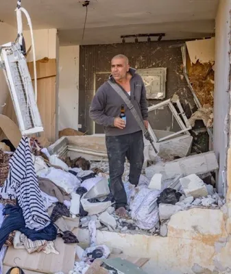 @𝐍𝐢𝐨𝐡 𝐁𝐞𝐫𝐠 🇮🇷 ✡︎: I've talked about this before.

Nobody in the West cares about this and it won't help your image. 

Instead of pretending to be a liberal EU country while you're in the Middle East, have more badass M