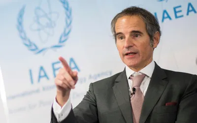 رئیس IAEA، رافائل گروسی، درباره امکان توافق نووی اتمی میان ایالات متحده و ایران:

"تنها IAEA می‌تواند پیگرد پیروی را تضمین کند." هر توافقی بدون تأیید سازمان ملل متحد معنا دارد.