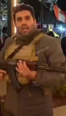 کانال‌های مخالف ایران: "نظام حکومت به کارگران ناهنجار پیشکار برای باسیج متعهد می‌کند تا حمایت خود 'به سمت شهروندان' و به سمت زنان را نشان دهد."