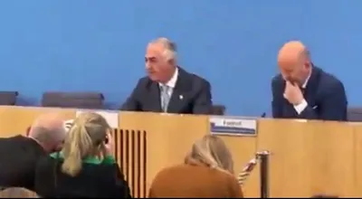 @🇮🇷LiveIranNews🇮🇱: 🚨افشاگری کوبنده اعلیحضرت همایون شاهنشاه ایران‌زمین رضاشاه دوم درباره چهره واقعی مهره‌های رژیم تروریستی جمهوری اسلامی/اعلیحضرت همایون شاهنشاه ایران‌زمین رضاشاه دوم در نشست خبری برلین با صراحت اعلام کر
