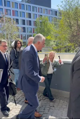 @𝐍𝐢𝐨𝐡 𝐁𝐞𝐫𝐠 🇮🇷 ✡︎: I've been begging the Shah's team to upgrade his security for years. He is royalty and the only real Iranian opposition. He's not a celebrity. It's madness that even today, people are allowed to walk 
