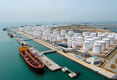 @Open Source Intel: Here me out: TankerTrackers reports Iran has up to 20 VLCCs (Very Large Crude Carriers, supertankers each can hold 2 million barrels of oil) available to absorb excess crude, buying Iran’s oil fields 