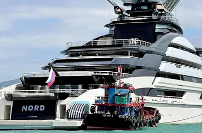 @🇮🇷LiveIranNews🇮🇱: ⚡🇷🇺🇦🇪🇴🇲🦀عبور ابرقایق میلیاردر روس از تنگه هرمز بدون مزاحمت در اوج تنش‌ها/رویترز گزارش داد ابرقایق «نورد» متعلق به الکسی مورداشوف، میلیاردر روس، پس از انجام تعمیرات در دبی موفق شد از تنگه هرمز ع