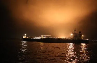 @🇮🇷LiveIranNews🇮🇱: ⚡🇬🇧🇦🇪🦀اصابت مهمات به یک نفتکش در تنگه هرمز در سایه ناامنی‌های ناشی از رژیم تروریستی جمهوری اسلامی/سازمان تجارت دریایی بریتانیا اعلام کرد یک نفتکش در تنگه هرمز در نزدیکی سواحل امارات متحده عربی هد