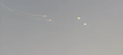 @Babak Taghvaee - The Crisis Watch: BREAKING: It appears that the IRGC Aerospace Force has launched a pair of surface-to-air missiles toward what appear to be air-launched cruise missiles fired by the Emirati Air Force at targets inside