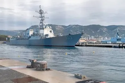 @🇮🇷LiveIranNews🇮🇱: ⚡🇺🇸🦀Successful Passage of U.S. Destroyers Through the Strait of Hormuz Under Fire from the Terrorist Regime of the Islamic Republic/According to CBS, U.S. Navy destroyers USS Truxtun and USS Mason,