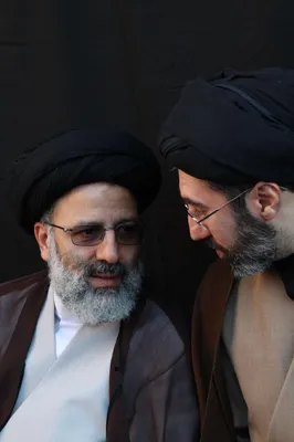 @media بازبینی شده: ارگان‌های اخباری دولت ایران عکس‌هایی را که قبلاً منتشر نشده بودند، از لحظه‌ای که رهبر 최고지도자 مقتدیر خامنه‌ای و رئیس جاری اسبق ابراهیم رئیسی منتشر کرده است. 

(Note: There seems to be a mistake in the original English text regarding the names. Assuming "Mojtaba Khamenei" should be "Mohammad Khamenei" and "Ebrahim Raisi" is correct, the corrected translation would be:

@media بازبینی شده: ارگان‌های اخباری دولت ایران عکس‌هایی را که قبلاً منتشر نشده بودند، از لحظه‌ای که رهبر اعلی‌الدوله مقتدیر خامنه‌ای و رئیس جاری اسبق ابراهیم رئیسی منتشر