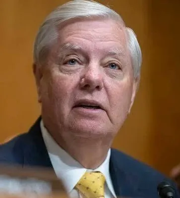 @Open Source Intel: Senator Lindsey Graham: 

If a deal is struck to end the Iranian conflict because it is believed that the Strait of Hormuz cannot be protected from Iranian terrorism and Iran still possesses the capab