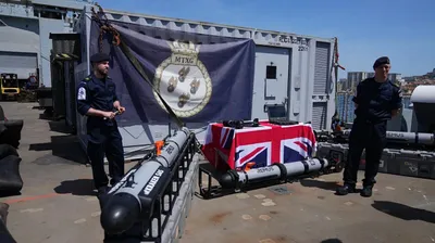 @✡︎𝐋𝐢𝐯𝐞𝐈𝐫𝐚𝐧𝐍𝐞𝐰𝐬🇮🇷🇮🇱: ⚡🇬🇧☢️🦀نیروی دریایی بریتانیا خود را برای عملیات احتمالی مین‌روبی در تنگه هرمز آماده می‌کند./بر اساس گزارش‌ها، صدها ملوان بریتانیایی بر عرشه کشتی «آر.اف.ای لایم بی» در نزدیکی جبل‌الطارق در وضعیت آماد