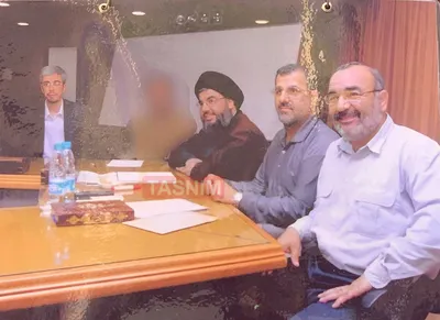 @✡︎𝐋𝐢𝐯𝐞𝐈𝐫𝐚𝐧𝐍𝐞𝐰𝐬🇮🇷🇮🇱: ⚡🇱🇧🦀تسنیم تصویری کمتر دیده‌شده از دیدار حسن نصرالله با فرماندهان ارشد گروهک تروریستی سپاه پاسداران منتشر کرد/خبرگزاری وابسته به رژیم تروریستی جمهوری اسلامی تصویری از دیدار سید حسن گودال‌نژاد دبیرکل