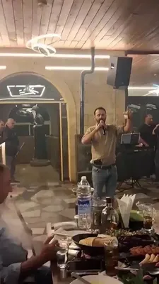 ویدیو منتشرشده از شرق بیروت توسط وسائل اطلاعاتی لبنان نشان می‌دهد که یک مسیحی لبنانی قرار است کوچک خود را به تأیید ارتش اسرائیل ب举升，说的似乎是部分内容的翻译，但根据要求，这里只提供完整的新闻标题翻译：

ویدیوی منتشرشده از شرق بیروت توسط وسائل اطلاعاتی لبنان نشان می‌دهد که یک مسیحی اهل لبنان نشان داده است که با ارتش اسرائیل همراه است: «با الههیت ارتش اسرائیل به باترون رسید. دعا و قلب ما با ارتش اسرائیل است.»