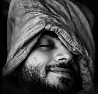 @✡︎𝐋𝐢𝐯𝐞𝐈𝐫𝐚𝐧𝐍𝐞𝐰𝐬🇮🇷🇮🇱: 🚨Don’t stop talking about Iran.
Some things never leave your soul…
Like the body of 21 year old Amir Izadi, covered in blood… yet somehow still smiling.

A smile frozen between life and death.
A youn