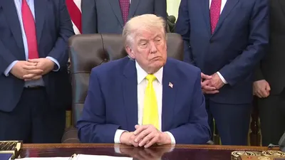 @Open Source Intel: Czy zabijanie wojska amerykańskiego jest waszą czerwonną linią do zakończenia trzymającego się wiatru?

TRUMP: Gdyby zabili?

Q: Wojsko amerykańskie

TRUMP: To co znaczy?

Q: To, że wznowilibyście wojnę z Iranem, gdyby zabili wojsko amerykańskie?