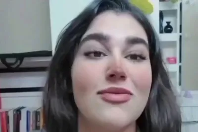 حذف نکنید از ایران صحبت کنید.
غزل جنگوربان تنها ۱۵ سال داشت.

دانش آموخته مدرسه.

دختر ایران.

دست کم زندگی، شجاعت، آرمان و آینده‌ای که باید به سرعت پیش از او ادامه پیدا کرد.