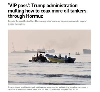 @✡︎𝐋𝐢𝐯𝐞𝐈𝐫𝐚𝐧𝐍𝐞𝐰𝐬🇮🇷🇮🇱: ⚡🇺🇸🦀تلاش دولت پرزیدنت ترامپ برای بازگرداندن نفتکش‌ها به تنگه هرمز/بر اساس گزارشی تازه، دولت پرزیدنت ترامپ در حال بررسی راهکارهایی از جمله ایجاد نوعی «مجوز ویژه» یا مشوق امنیتی برای ترغیب نفتکش‌های 