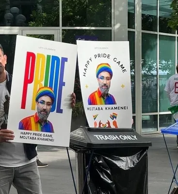 @✡︎𝐋𝐢𝐯𝐞𝐈𝐫𝐚𝐧𝐍𝐞𝐰𝐬🇮🇷🇮🇱: ⚡🇺🇸🌈 🦀 Our patriotic compatriots today, in the 2026 FIFA World Cup match between the terrorist regime of the Islamic Republic and Egypt, have brought an image of Ayatollah Gay Mojtaba Khamenei to 