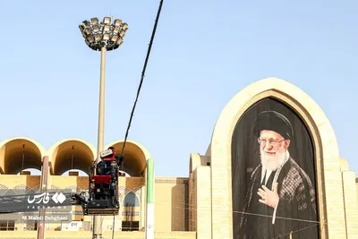 @✡︎𝐋𝐢𝐯𝐞𝐈𝐫𝐚𝐧𝐍𝐞𝐰𝐬🇮🇷🇮🇱: 🚨خبرگزاری تروریستی فارس آپلود کرد/آماده‌سازی مراسم چالسپاری دیکتاتور خونریز رژیم تروریستی جمهوری اسلامی موشعلی فاضلابی (علی خامنه‌ای) /تصاویر منتشرشده از محل برگزاری یک مراسم حکومتی در ایران، در شبکه