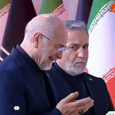 @Masih Alinejad: This video went viral on Iranian social media;

Ghalibaf and Araghchi, regime’s top negotiators with America standing over the coffin of their Supreme Leader, killed by America.

The negotiation table
