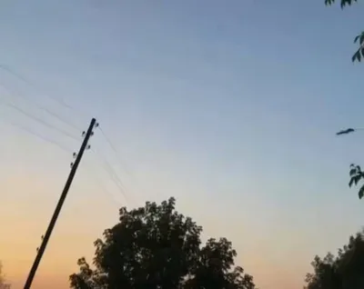 @Visegrád 24: BREAKING:

Ukraine launches major Flamingo attack against Russia. At least 10 of Ukraine’s huge FP-5 Flamingo cruise missiles have been launched. They are the size of a school bus and carry warheads o