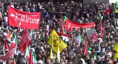 @✡︎𝐋𝐢𝐯𝐞𝐈𝐫𝐚𝐧𝐍𝐞𝐰𝐬🇮🇷🇮🇱: ⚡🇺🇸🇮🇷If you still think the Islamic Republic is just another government, wake up.
These people are openly waving “Kill Trump” flags at Khamenei’s funeral in Iran. Not hidden. Not whispered. Out in