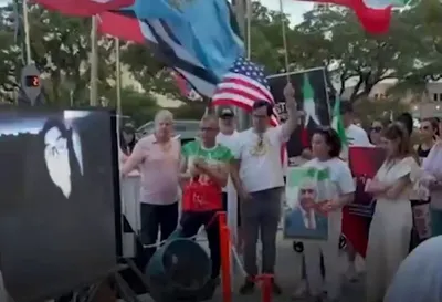 @✡︎𝐋𝐢𝐯𝐞𝐈𝐫𝐚𝐧𝐍𝐞𝐰𝐬🇮🇷🇮🇱: ⚡🇺🇸👑Patriotic and Monarchist Iranians Took to the Streets in Houston, Texas/Simultaneously with the Funeral Ceremony of Ali Khamenei, a Group of Patriotic and Monarchist Iranians on Sunday, July 5,