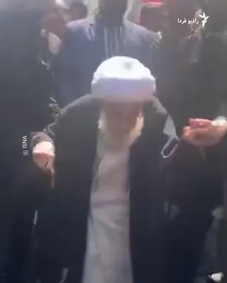 @RadioFarda‌|‌راديو فردا: احمد جنتی، دبیر شورای نگهبان روز دوشنبه در مراسم تشییع پیکر علی خامنه‌ای، رهبر سابق جمهوری اسلامی حاضر شد.

صداوسیمای جمهوری اسلامی روز دوشنبه ۱۵ تیرماه تصاویری از حضور احمد جنتی، دبیر شورای نگهبان در