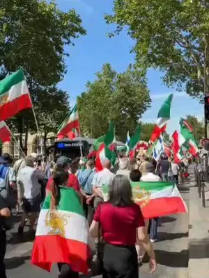 @✡︎𝐋𝐢𝐯𝐞𝐈𝐫𝐚𝐧𝐍𝐞𝐰𝐬🇮🇷🇮🇱: ⚡🇫🇷👑Paris Echoes the True Voice of the Iranian Nation During Ali Khamenei's Burial/Iranian Patriots and Monarchists on Sunday, July 5, in Paris, at the command of the Prince, took to the streets si