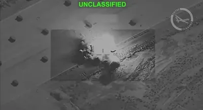 @✡︎𝐋𝐢𝐯𝐞𝐈𝐫𝐚𝐧𝐍𝐞𝐰𝐬🇮🇷🇮🇱: 🚨🇺🇸🦀
An image from CENTCOM's latest clip shows a military runway that is likely to belong to Bushehr Air Base. In this image, various obstacles have been installed on the runway, which appear to h