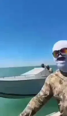 @✡︎𝐋𝐢𝐯𝐞𝐈𝐫𝐚𝐧𝐍𝐞𝐰𝐬🇮🇷🇮🇱: 🚨🇺🇸🦀
ماشین تبلیغاتی رژیم تروریستی جمهوری اسلامی واقعیت راهزنی در تنگه هرمز را سانسور می‌کند/دستگاه تبلیغاتی رژیم تروریستی جمهوری اسلامی طی روزهای اخیر شبکه‌های اجتماعی را از هیاهو درباره هدف قرار 