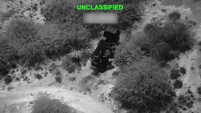 @Eli Afriat 🇮🇱: 🇺🇸🇮🇷 | The US military launched its 13th consecutive wave of attacks against targets on Iranian soil last night. The round of attacks lasted about two hours. 

Explosions in the sky over the city 