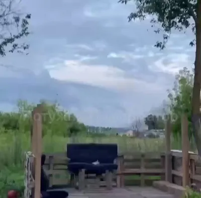 @Visegrád 24: A new video of a huge FP-5 cruise missile flying over Russia shows that the Ukrainians can now fly it at much lower altitudes than previously.

It’s much more difficult for air defense systems to lock