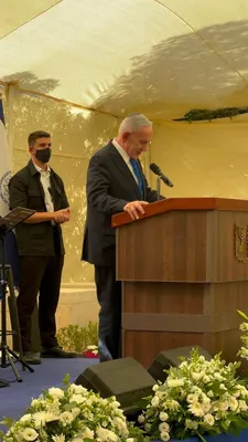 @✡︎𝐋𝐢𝐯𝐞𝐈𝐫𝐚𝐧𝐍𝐞𝐰𝐬🇮🇷🇮🇱: 🚨🇮🇱🦀🇺🇸
عالیجناب نتانیاهو، همزمان با ادامه مذاکرات میان رژیم تروریستی جمهوری اسلامی و آمریکا، در مراسم خاکسپاری بقایای پدربزرگ و مادربزرگ تئودور هرتزل گفت:
«امروز شنیدیم فرمانده سپاه پاسداران اعل