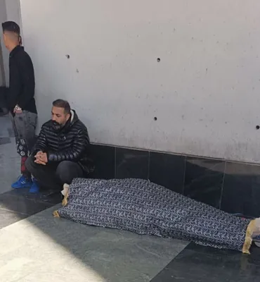 @✡︎𝐋𝐢𝐯𝐞𝐈𝐫𝐚𝐧𝐍𝐞𝐰𝐬🇮🇷🇮🇱: 🚨Don’t stop talking about Iran.
They killed the person he loved.

And now he just sits there beside the covered body.

Alone.

No crowd around him.

No one holding him up.

No one there to take this 