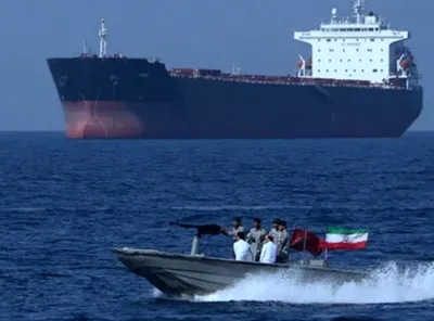 @✡︎𝐋𝐢𝐯𝐞𝐈𝐫𝐚𝐧𝐍𝐞𝐰𝐬🇮🇷🇮🇱: 🚨🦀
نفتکش توقیف‌شده توسط سپاه پاسداران در تنگه هرمز متعلق به امارات نبود
بر اساس داده‌های شرکت‌های اطلاعات دریانوردی، نفتکش کوچک «آمارا» در مالکیت هند و با پرچم لیبریا در حال تردد در تنگه هرمز بود و 