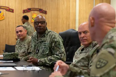 @U.S. Central Command: Last week, Fleet Master Chief Lateef Compton, senior enlisted leader of CENTCOM, visited the 32nd Army Air and Missile Defense Command in Fort Bliss, Texas. During the visit, Compton met with senior l
