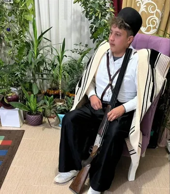 @✡︎𝐋𝐢𝐯𝐞𝐈𝐫𝐚𝐧𝐍𝐞𝐰𝐬🇮🇷🇮🇱: 🚨🦀
پهلوان محمدرضا علیخانی، شیرمرد ۲۰ساله‌ای که تنش را سپر زنان ایران کرد
محمدرضا علیخانی، فرزند ایران و جان‌فدای میهن، شب ۱۸ دی ۱۴۰۴، برابر با ۸ ژانویه ۲۰۲۶، در میانه قیام مردمی ایستاد و تن جوانش را