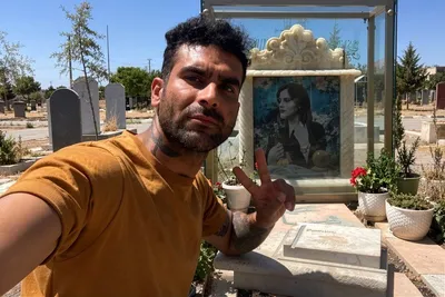 @✡︎𝐋𝐢𝐯𝐞𝐈𝐫𝐚𝐧𝐍𝐞𝐰𝐬🇮🇷🇮🇱: 🚨
شش سال حبس برای مهدی ساورعلیا، از بازداشت‌شدگان انقلاب شیروخورشید
مهدی ساورعلیا، از بازداشت‌شدگان انقلاب شیروخورشید و محبوس در زندان مرکزی کرج، از سوی شعبه دوم دادگاه انقلاب کرج به اتهام «تبلیغ علی