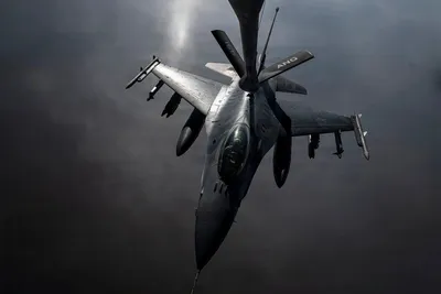 @Babak Taghvaee - The Crisis Watch: BREAKING: If they don’t pay, they won’t be escorted.

The U.S. government has decided not to provide full military protection—including naval escorts and continuous cover by fighter jets and attack he
