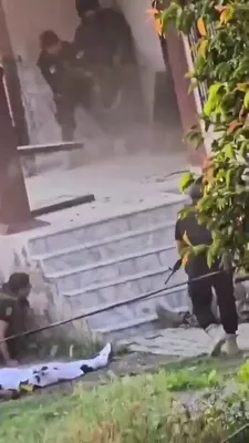 @Visegrád 24: 31 killed in Pakistan after mosque-bombing and 20 hours of fighting against security forces by the Pakistani Taliban (TTP).

The attack against the Old Police Lines complex in Kohat, Khyber Pakhtunkhw