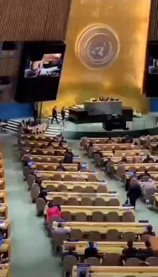 Pezeshkian spoke before empty seats at the UN General Assembly Simultaneously with the speech by Masoud Pezeshkian, president of the government of the terrorist regime of the Islamic…