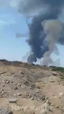 Recorded on February 28, 2026, and leaked today, footage captures the moment BGM-109 Tomahawk cruise missiles launched by US Navy Arleigh-Burke class destroyer strike the Iranian Navy’s…
