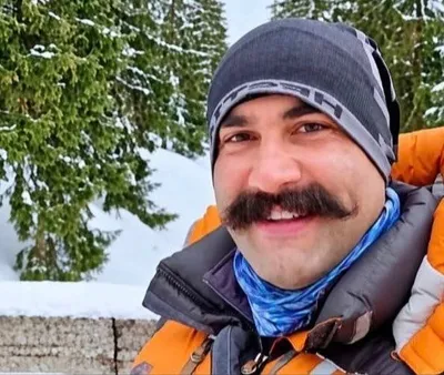 هشدار جدی/علی‌سینا مصطفوی در خطر فوری اعدام؛ صدای او باشیم علی‌سینا مصطفوی، طبیعت‌گرد، کوهنورد و نوازنده ۳۷ ساله اهل بم در استان کرمان، از سوی دادگاه انقلاب رژیم تروریستی جمهوری اسلامی به اعدام…