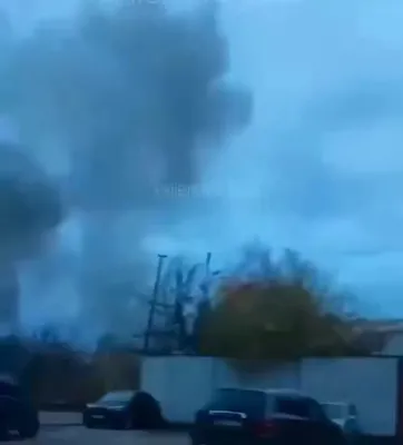 New videos show Ukraine’s cruise missiles slamming into the Proton military plant in Oryol, Russia on Friday. The plant produces optoelectronic and electronic components used in Russian missile…