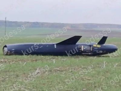 A Russian jet-powered strike drone (small cruise missile) “Geran-5 K5-K” crashed in the Odesa region, reportedly due to a technical malfunction. This is one of the rare chances to examine the drone…